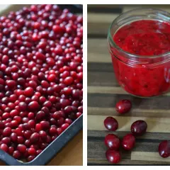 Frische Kornelkirschen auf einem Blech und ein Glas Kornelkirschenmarmelade. Tolle Ideen für Kornelkirsche Rezepte!