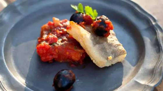 Baccalà alla livornese - zarter Kabeljau in Tomatensauce